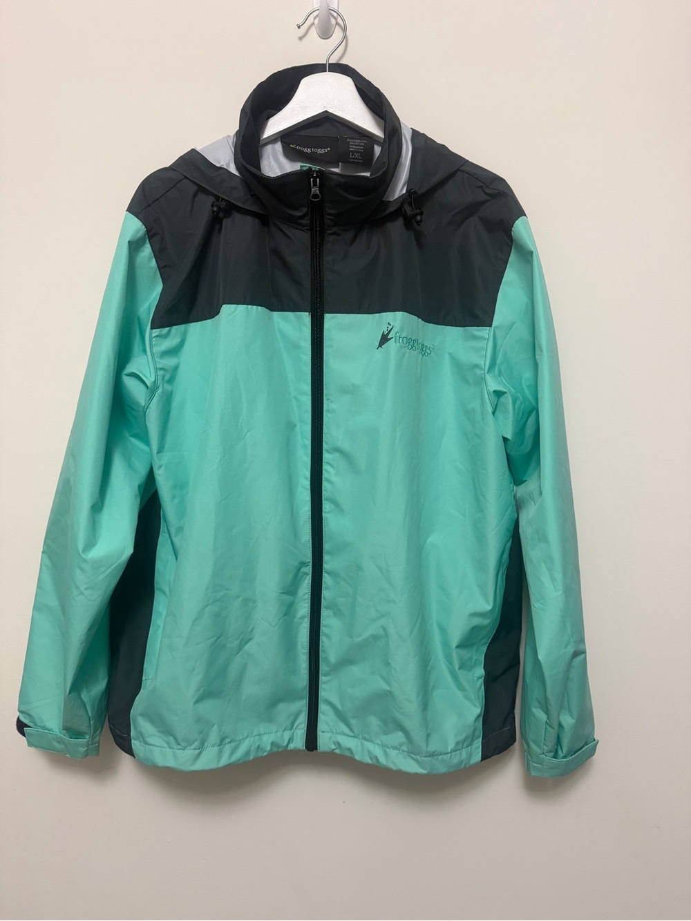 Frogg Toggs Women’s Mint & Black Lightweight Hooded Rain Jacket Full Zip XL